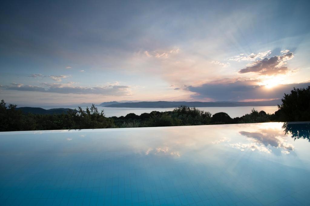 Luxury Villa + Guest House Couchers De Soleil Mer Skiathos by Eksteriør billede